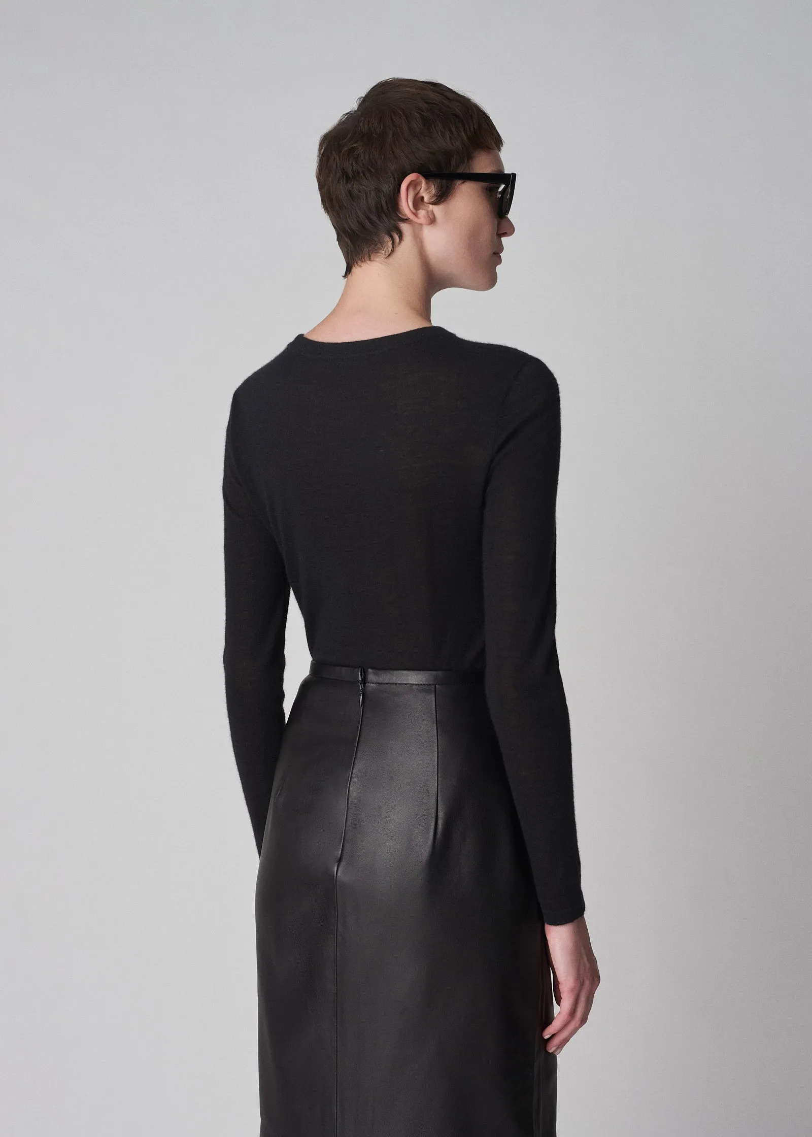 Long Sleeve Crew in Fine Cashmere - Black