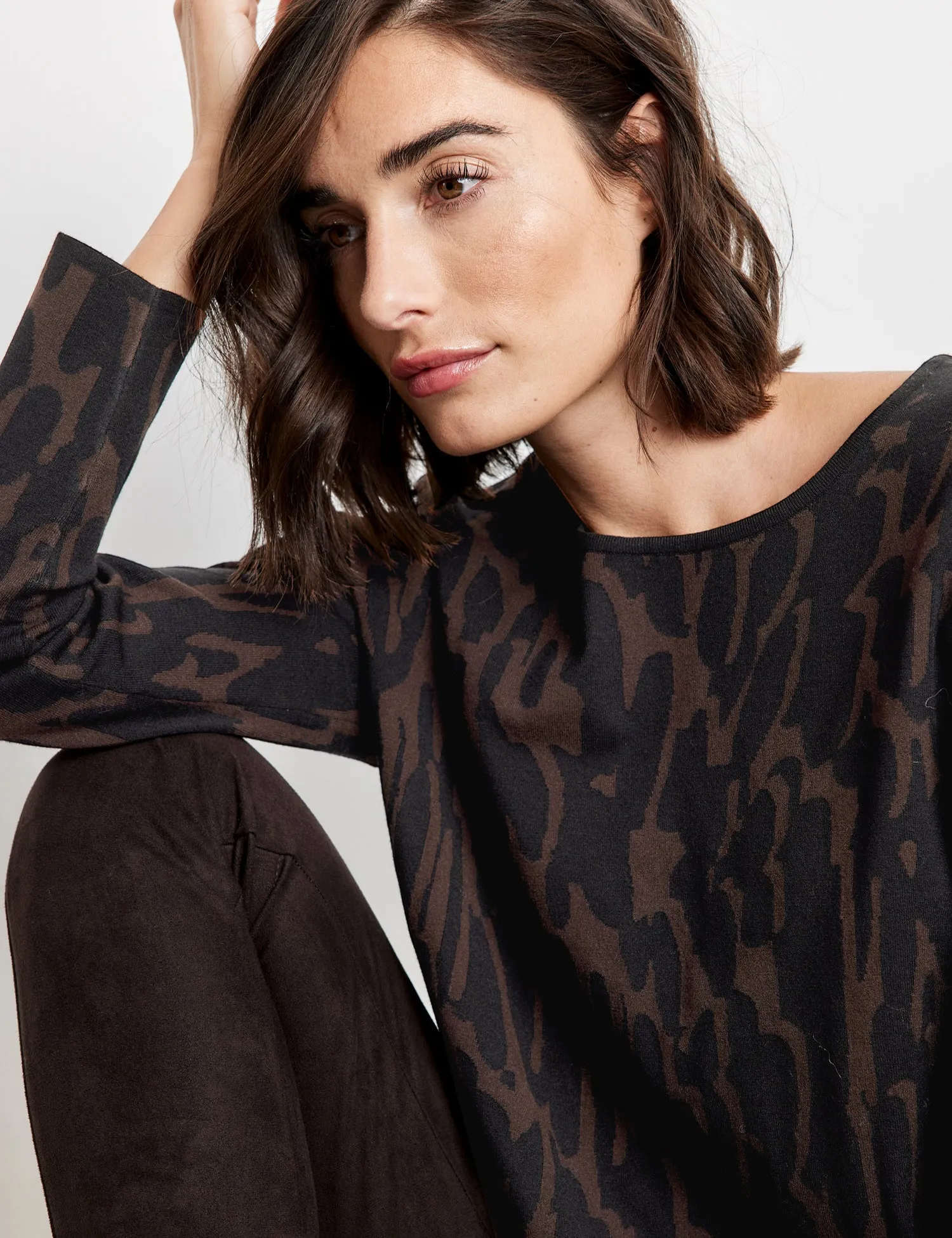 Pullover with Leopard Print